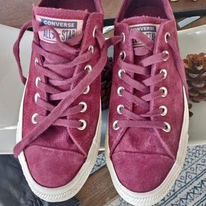 Converse All Star 163821C Low Burgundy Suede Shoes. Size 8